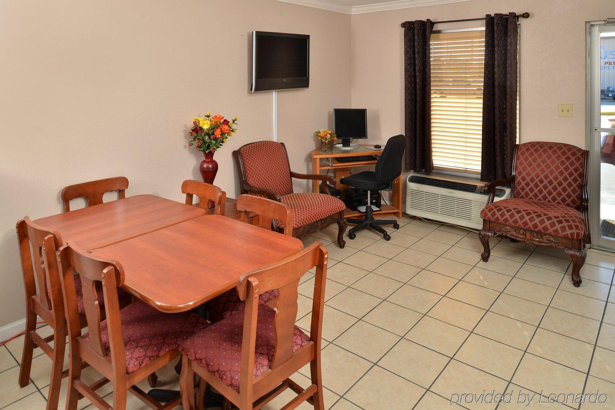 Americas Best Value Inn-Indianola Bagian luar foto