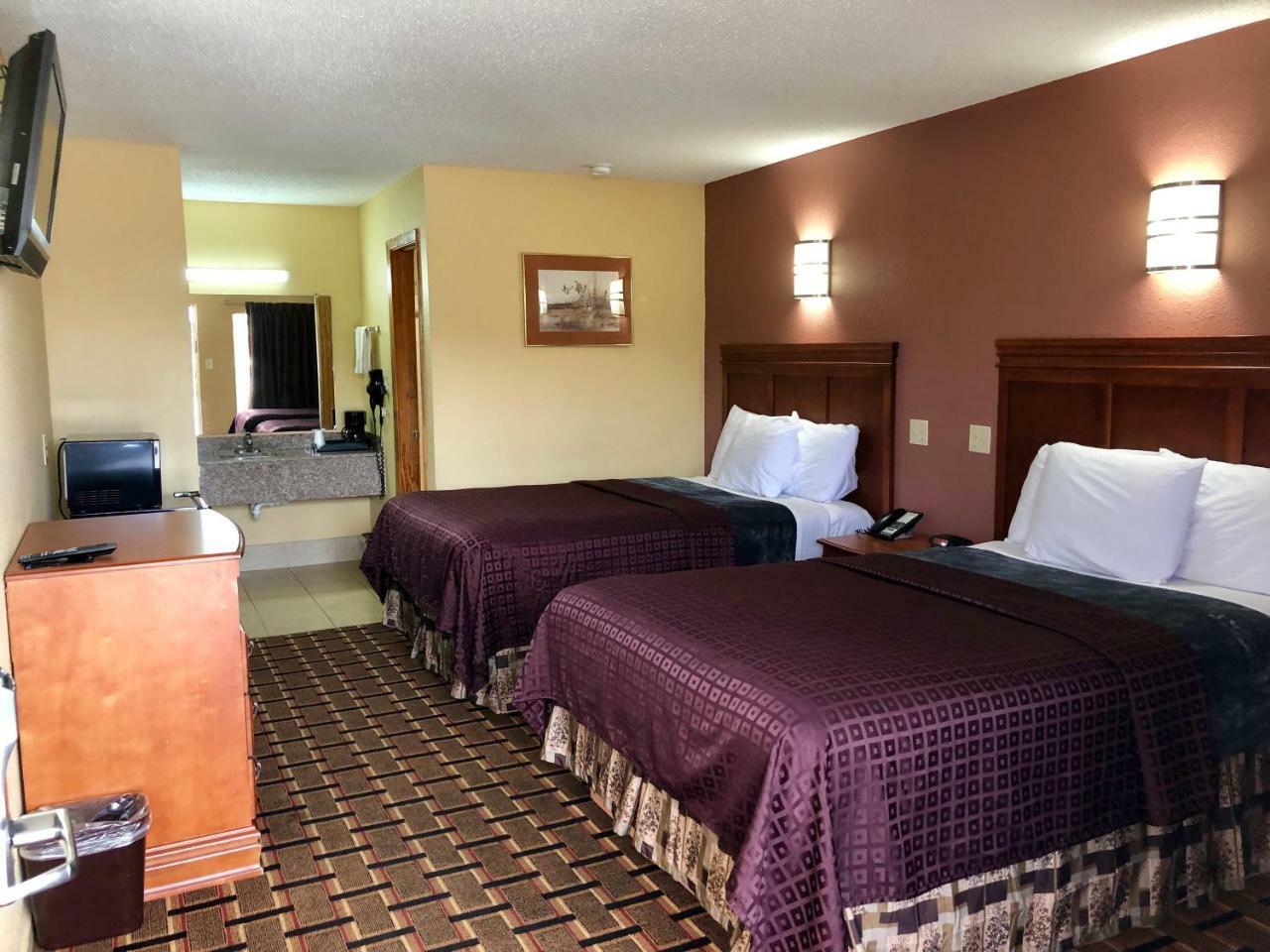 Americas Best Value Inn-Indianola Bagian luar foto