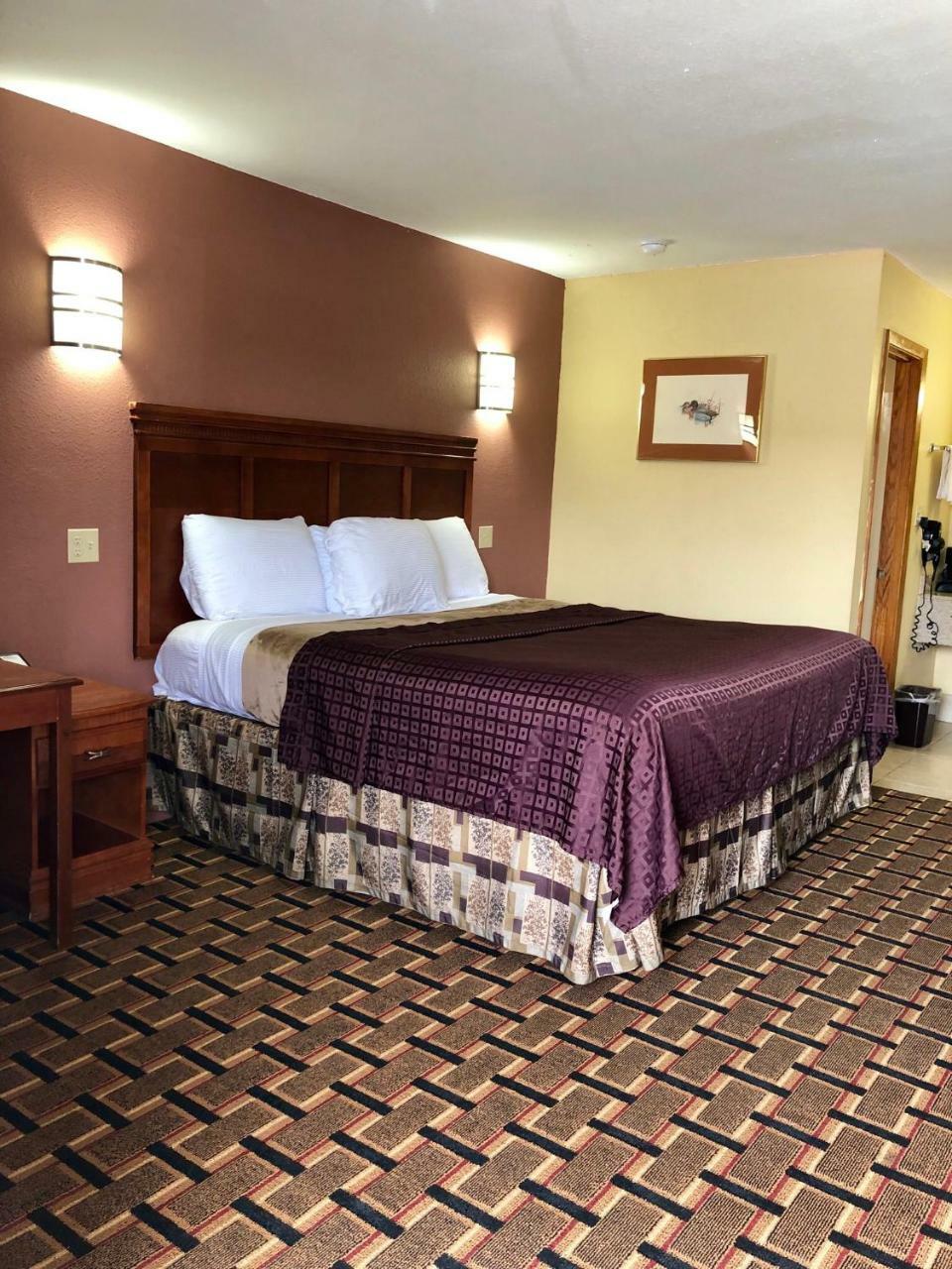 Americas Best Value Inn-Indianola Bagian luar foto