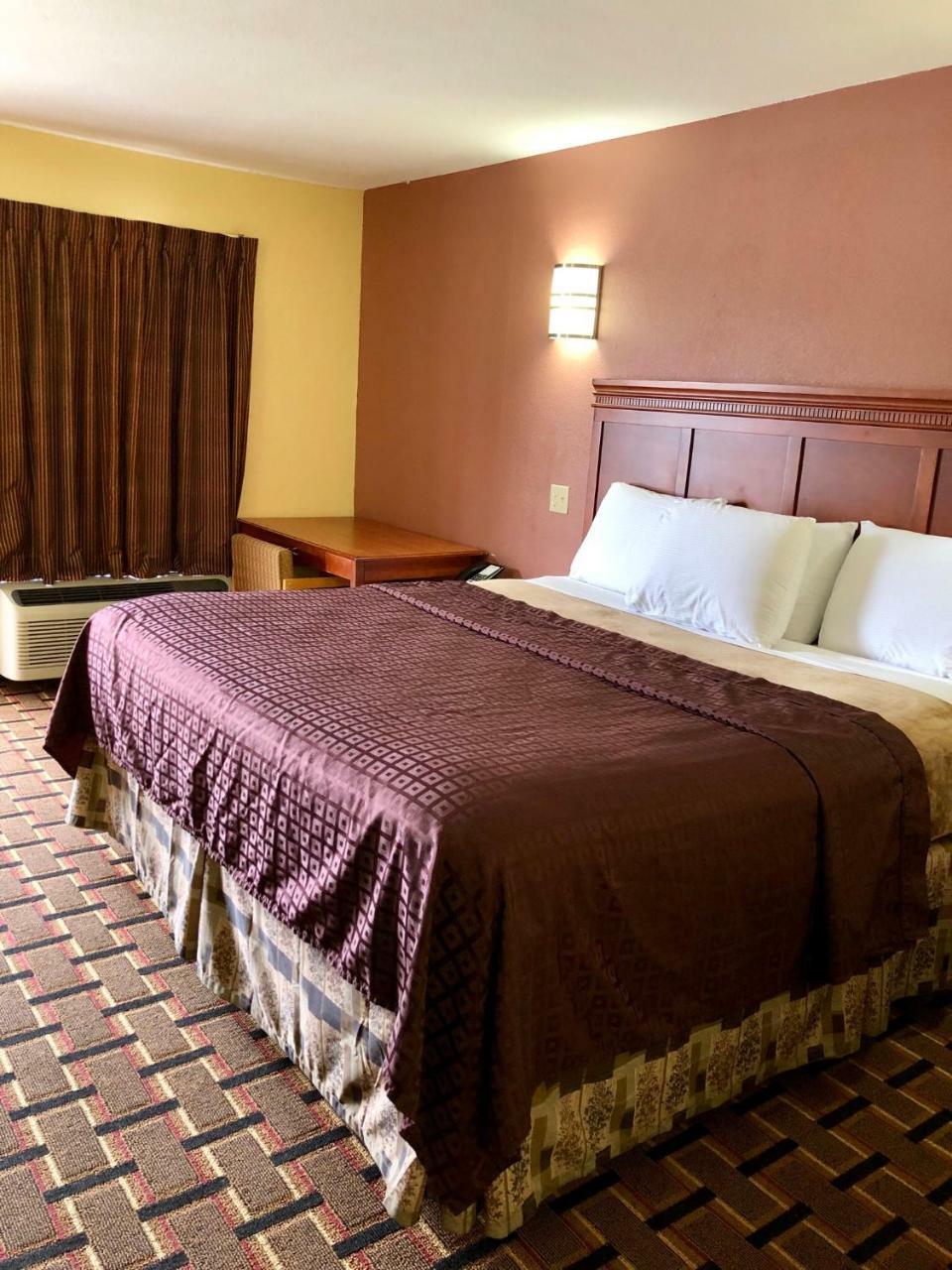 Americas Best Value Inn-Indianola Bagian luar foto