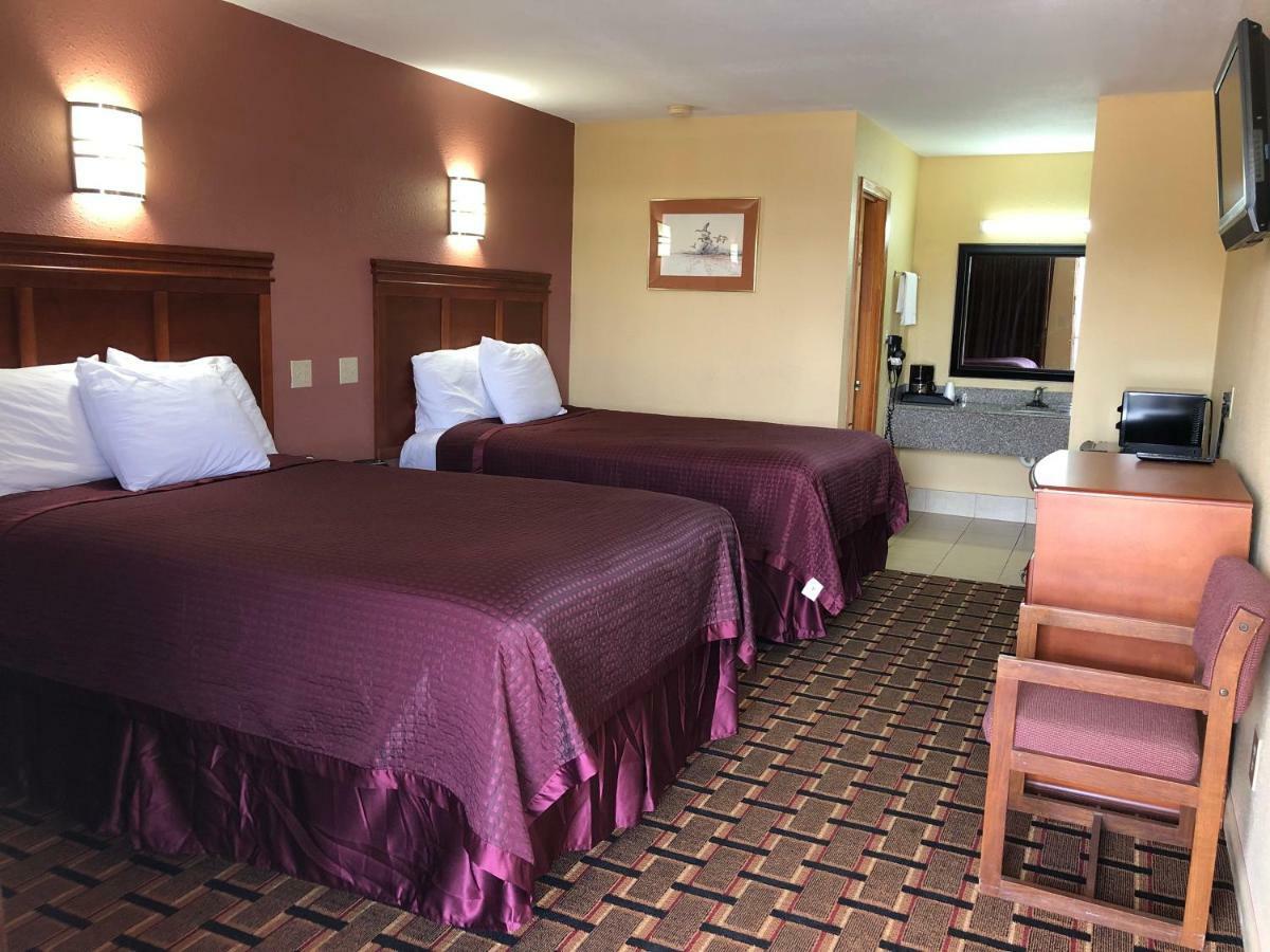 Americas Best Value Inn-Indianola Bagian luar foto