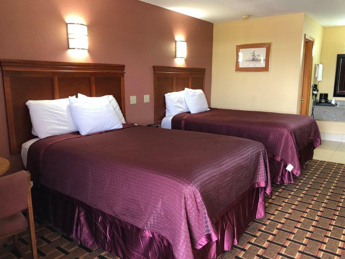 Americas Best Value Inn-Indianola Bagian luar foto